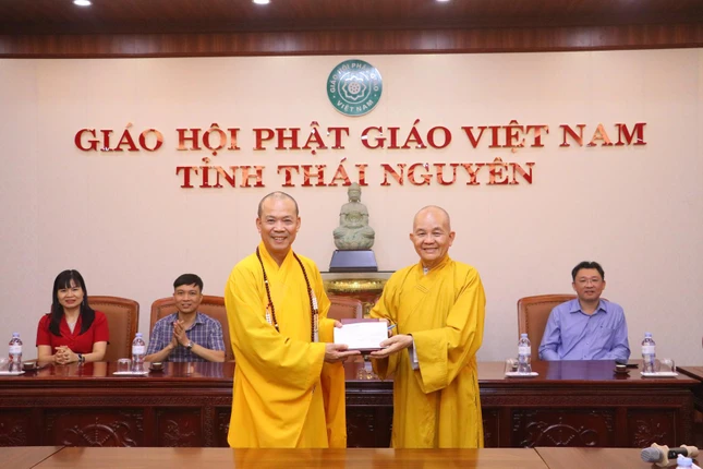 Hòa thượng Thích Minh Thiện và Thượng tọa Thích Nguyên Thành