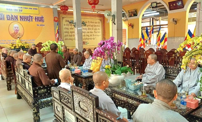 Chư tôn đức Tăng Ni họp rà soát công tác tổ chức Đại giới đàn Nhựt Huệ