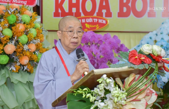 Ni trưởng Thích nữ Nhật Khương, Trưởng ban Tổ chức phát biểu khai mạc