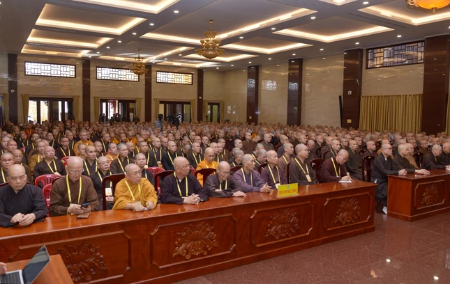 Chư tôn đức tham gia Tuần huân tu tập trung Phật lịch 2567 (năm 2023) - Ảnh: Bảo Toàn