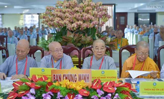 Chư Ni Ban Chứng minh