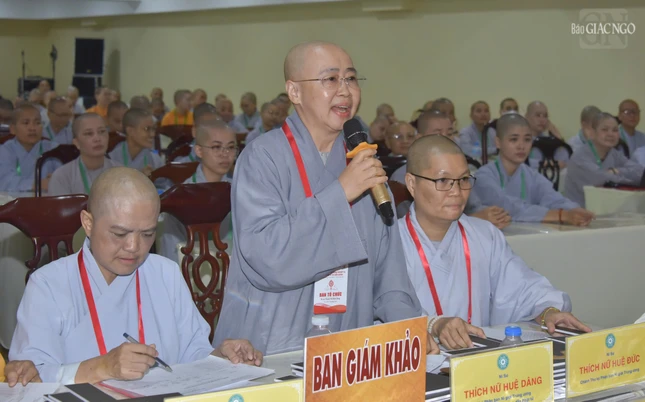 Ni sư Thích nữ Huệ Dâng nhận xét sau trình bày của thí sinh