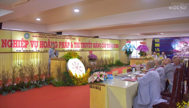 Thí sinh trình bày tại vòng chung kết xếp hạng