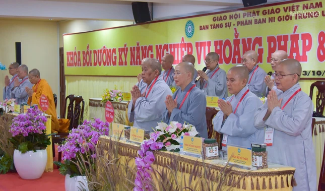 Chư Ni Ban Tổ chức