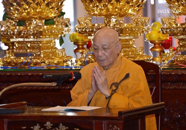 Trưởng lão Hòa thượng Thích Minh Thông đại vị thuyết giới