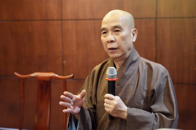 Thượng tọa Thích Quảng Chơn chủ trì buổi họp của Ban Nghi lễ TP.HCM và các vị Ủy viên Nghi lễ thuộc Ban Trị sự TP.Thủ Đức, các quận huyện - Ảnh: H.Giang