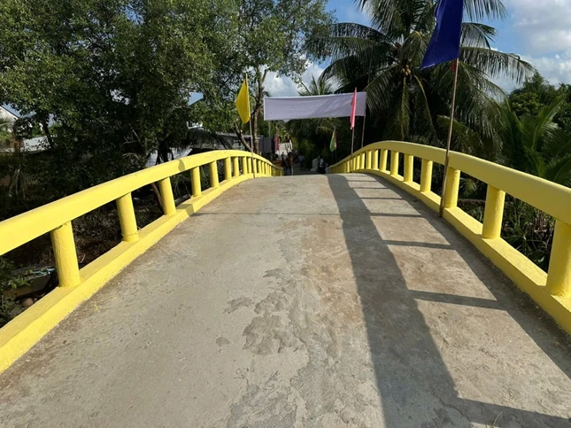 Cây cầu có chiều rộng 3,5 mét