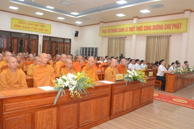 Chư tôn đức, lãnh đạo các cơ quan tham dự