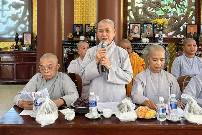 Sư cô Thích nữ Thiên Thảo, Chánh Thư ký Ban Hướng dẫn Phật tử tỉnh báo cáo tổng kết hoạt động Phật sự năm 2024 Sư cô Thích nữ Thiên Thảo, Chánh Thư ký Ban Hướng dẫn Phật tử tỉnh báo cáo tổng kết hoạt động Phật sự năm 2024