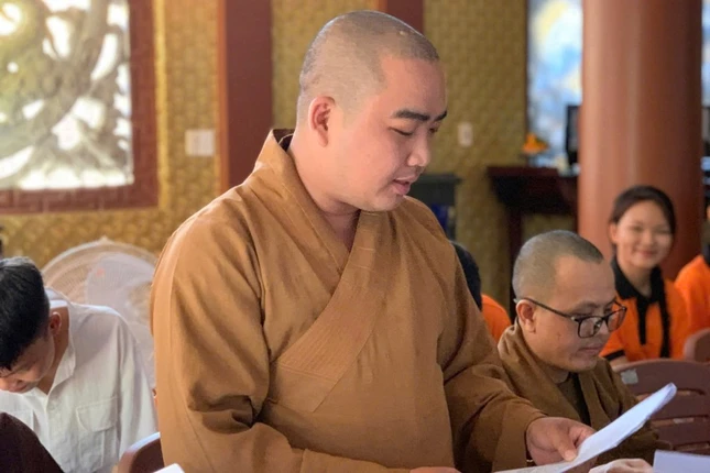 Đóng góp ý tại phiên họp