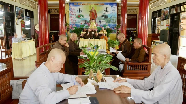 Quang cảnh buổi họp Quang cảnh buổi họp