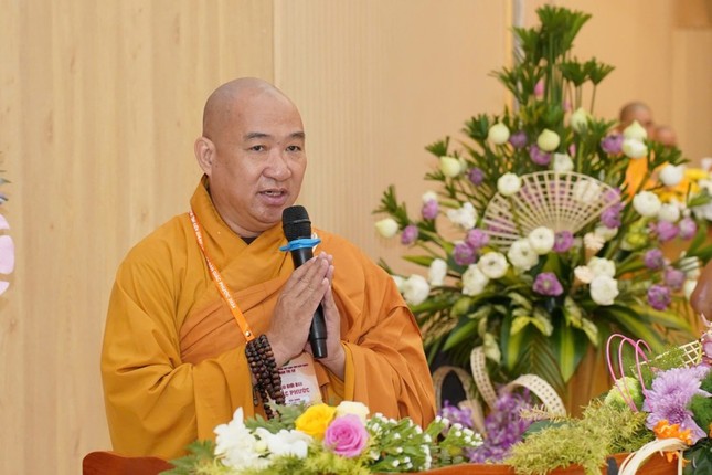 Thượng tọa Thích Phước Nguyên, Phó Tổng Thư ký Hội đồng Trị sự kiêm Chánh Văn phòng II T.Ư cung tuyên tiểu sử cố Trưởng lão Hòa thượng Thích Giác Phước