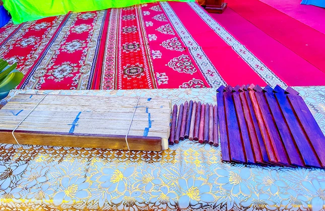 Tri thức và kỹ thuật viết chữ trên lá buông được công nhận Di sản văn hóa phi vật thể quốc gia năm 2017