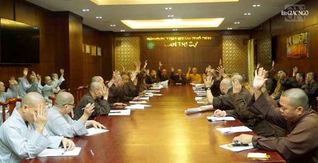 Chư tôn đức Tăng Ni biểu quyết thống nhất các công tác tổ chức