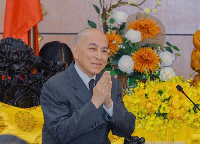 Quốc vương Norodom Sihamoni bày tỏ lòng kính trọng trước tinh thần hòa hợp và đoàn kết của GHPGVN