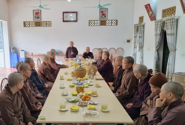 Quang cảnh buổi họp Quang cảnh buổi họp