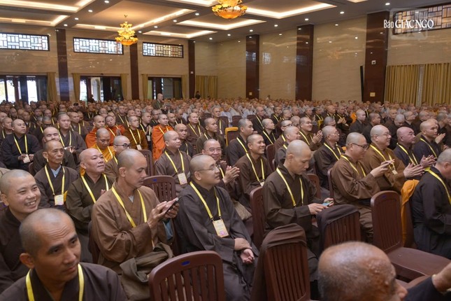 Chư Tăng, Ni tham dự chuyền đề vào ngày thứ 7 của Tuần huân tu Chư Tăng, Ni tham dự chuyền đề vào ngày thứ 7 của Tuần huân tu