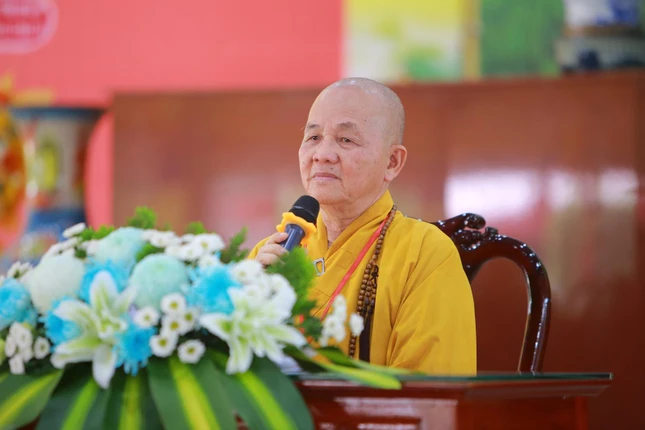 Hòa thượng Thích Minh Thiện sách tấn các thí sinh Hòa thượng Thích Minh Thiện sách tấn các thí sinh