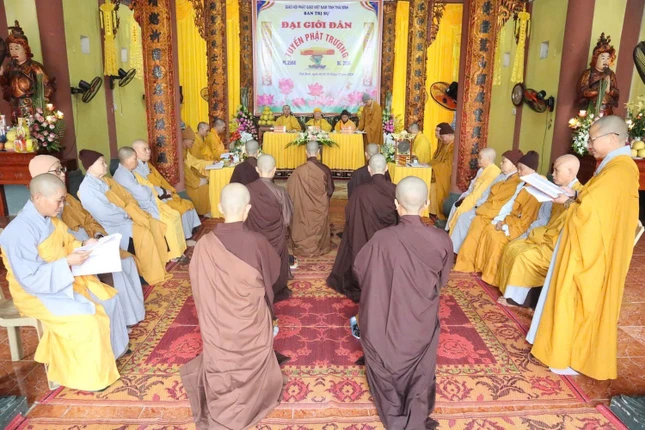 Hai Hội đồng Giới sư làm Chính pháp Yết-ma truyền giới Tỷ-khiêu-ni