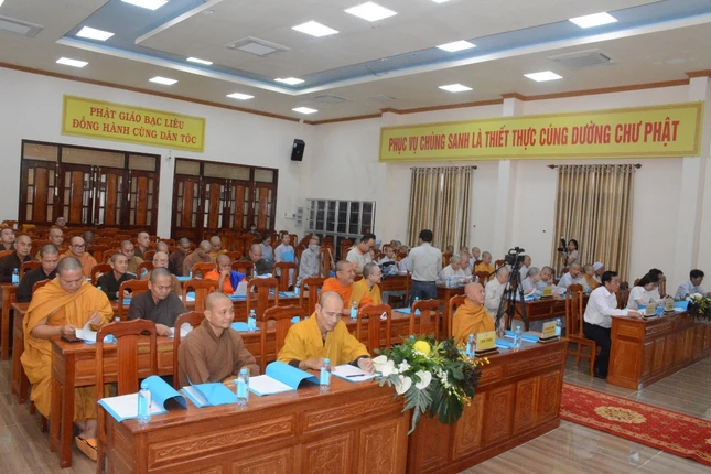 Chư tôn đức tham dự Chư tôn đức tham dự