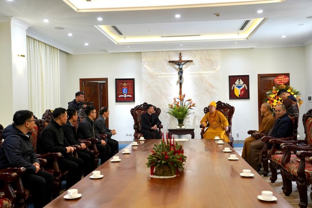 Quang cảnh buổi tiếp phái đoàn chư tôn đức GHPGVN tại Tòa Tổng Giám mục TP.Hà Nội Quang cảnh buổi tiếp phái đoàn chư tôn đức GHPGVN tại Tòa Tổng Giám mục TP.Hà Nội