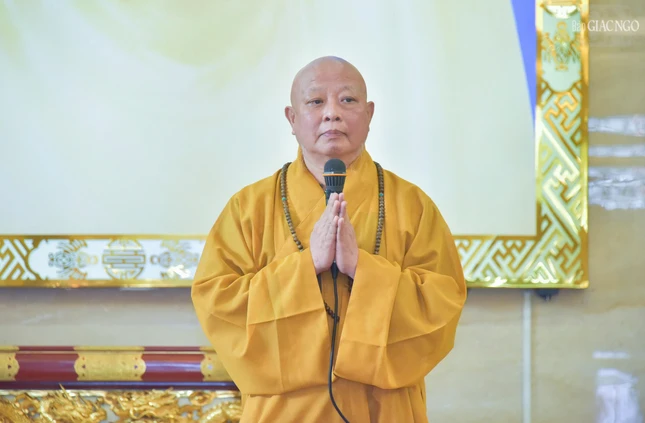 Hòa thượng Thích Lệ Trang ban đạo từ đến tất cả Phật tử