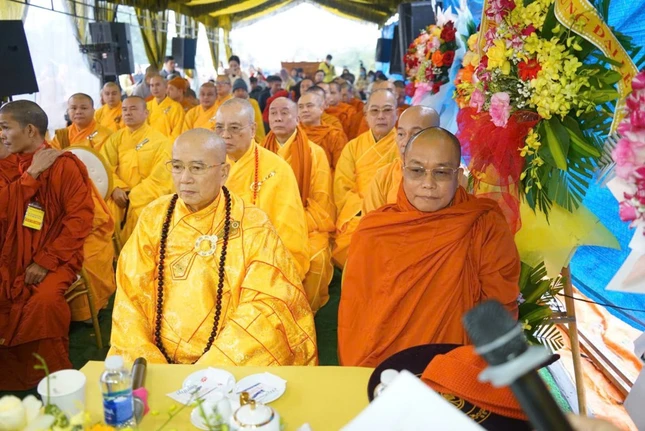 Chư tôn đức chứng minh, tham dự