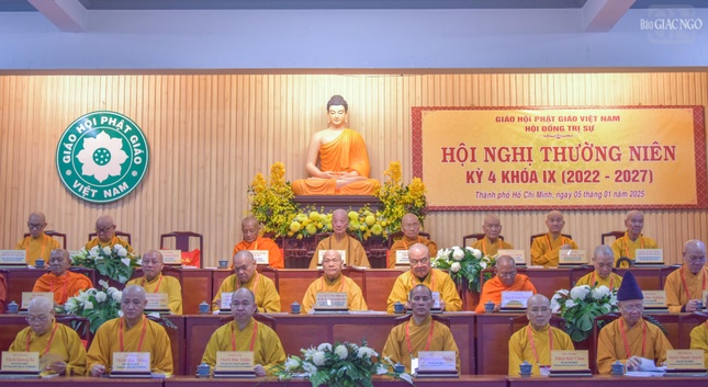 Chư vị giáo phẩm Hội đồng Chứng minh và chủ tọa hội nghị