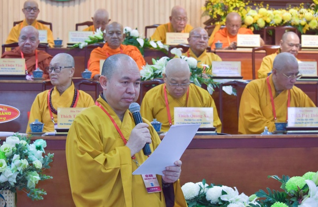 Thượng tọa Thích Đức Thiện báo cáo hoạt động Phật sự năm 2024 của GHPGVN