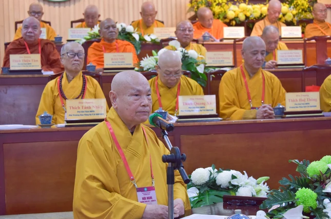Trưởng lão Hòa thượng Thích Thiện Nhơn phát biểu khai mạc hội nghị