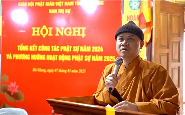 Thượng tọa Thích Nguyên Toàn phát biểu khai mạc