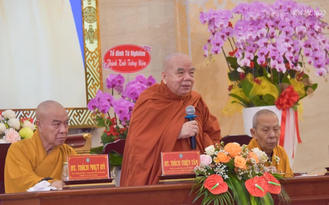 Hòa thượng Thích Thiện Tâm ban đạo từ