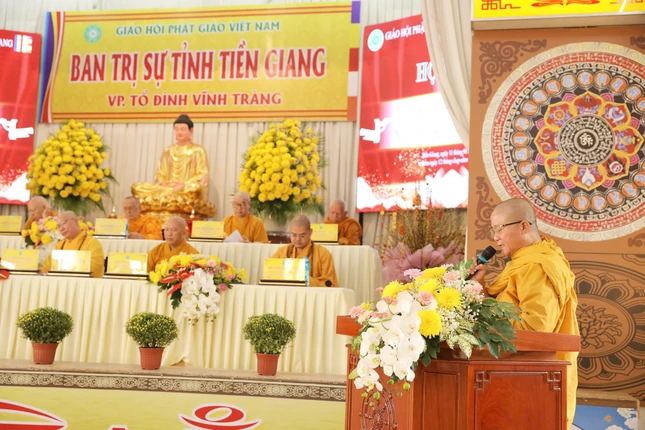Đại đức Thích Minh Bửu, Phó Văn phòng trình bày dự thảo phương hướng hoạt động năm 2025