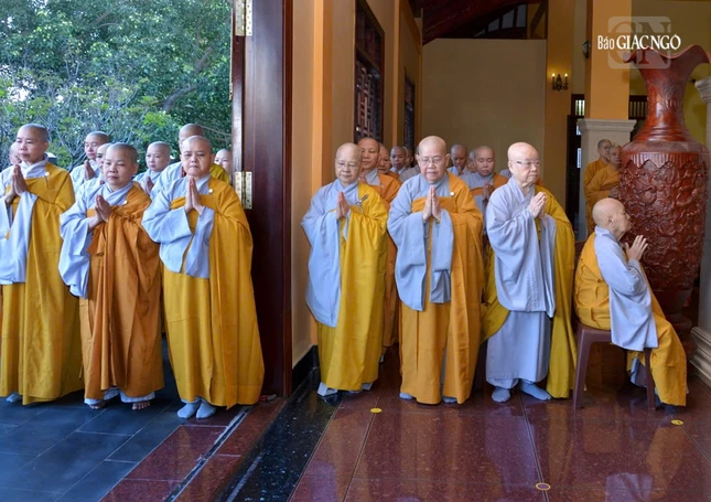 Chư tôn đức Ni tham dự