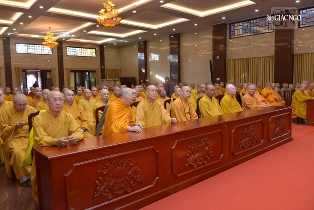 Chư tôn đức Tăng tham dự