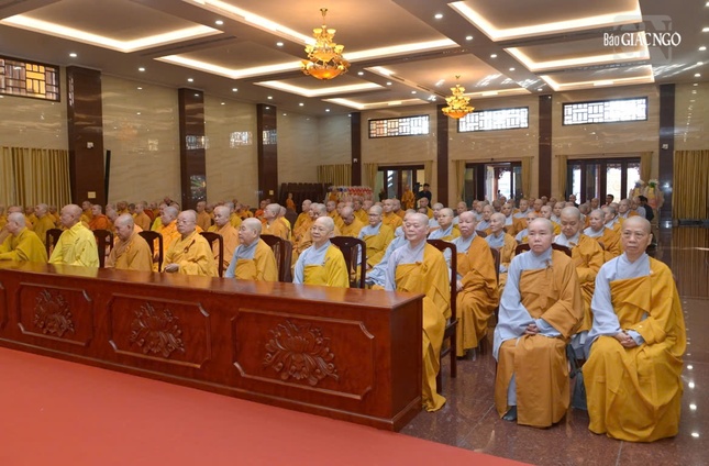 Chư Ni tham dự Chư Ni tham dự