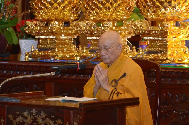 Trưởng lão Hòa thượng Thích Minh Thông đại vị trùng tuyên giới Tỳ-kheo và Bồ-tát