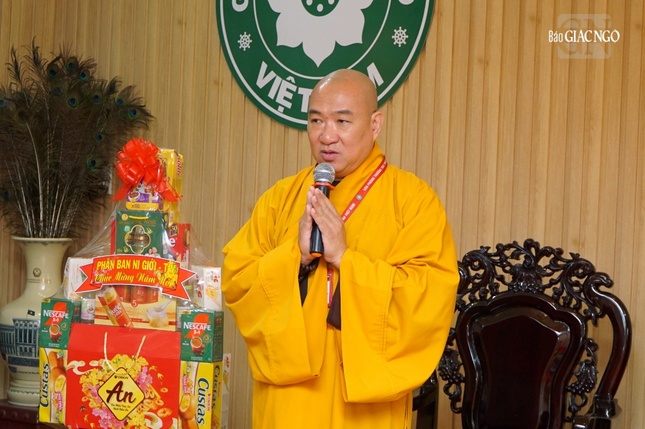 Thượng tọa Thích Phước Nguyên phát biểu cảm ơn phái đoàn chư Ni