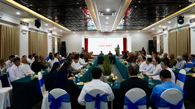 Quang cảnh buổi họp mặt bên thềm Xuân Ất Tỵ do Ủy ban MTTQVN tỉnh Khánh Hòa tổ chức