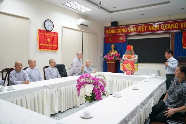 Đoàn Phân ban Ni giới T.Ư chúc Tết tại Ban Tôn giáo TP.HCM