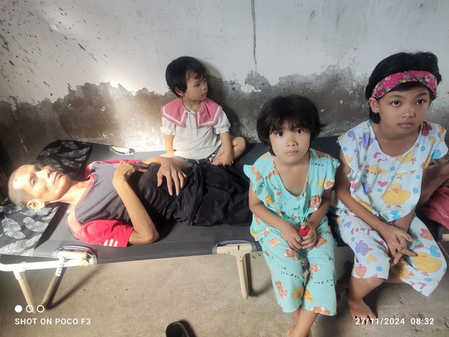 Anh Phương và 3 con còn nhỏ