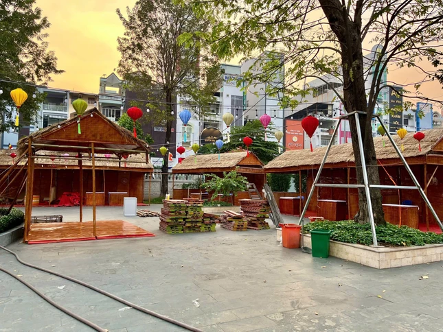 Không gian các gian triển lãm tại Phố ông đồ