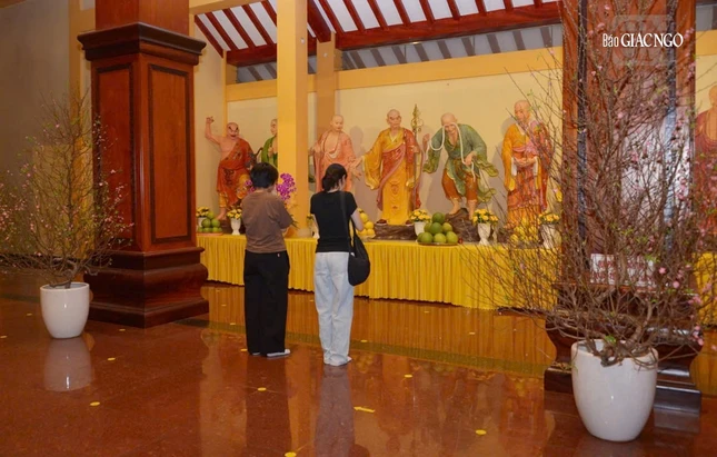 ... Chuẩn bị đón năm mới Ất Tỵ với niềm vui về sự bình an và may mắn