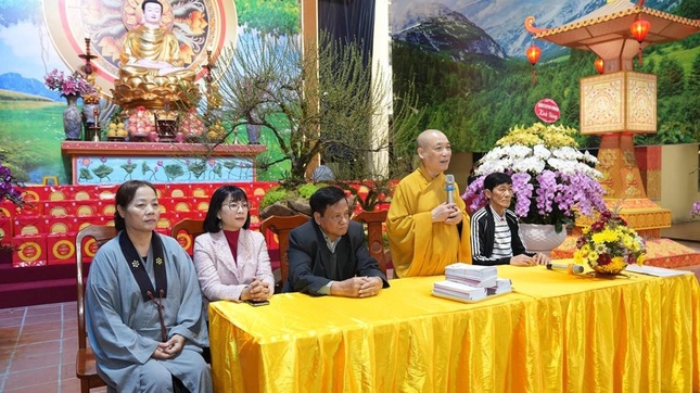 Hòa thượng Thích Bảo Nghiêm chúc Tết đến bà con khu dân cư Bằng Liệt Hòa thượng Thích Bảo Nghiêm chúc Tết đến bà con khu dân cư Bằng Liệt