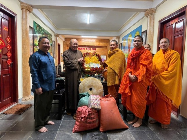 Phái đoàn Phật giáo tỉnh Hủa Phăn thăm và tặng quà Tết đến Ban Trị sự tỉnh Thanh Hóa