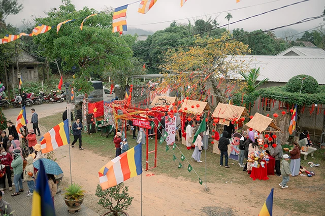 Không gian chợ xuân