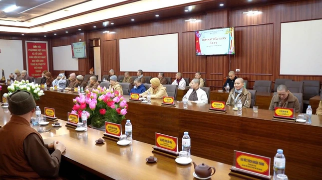 Họp mặt đầu năm, triển khai hoạt động Phật sự năm 2025