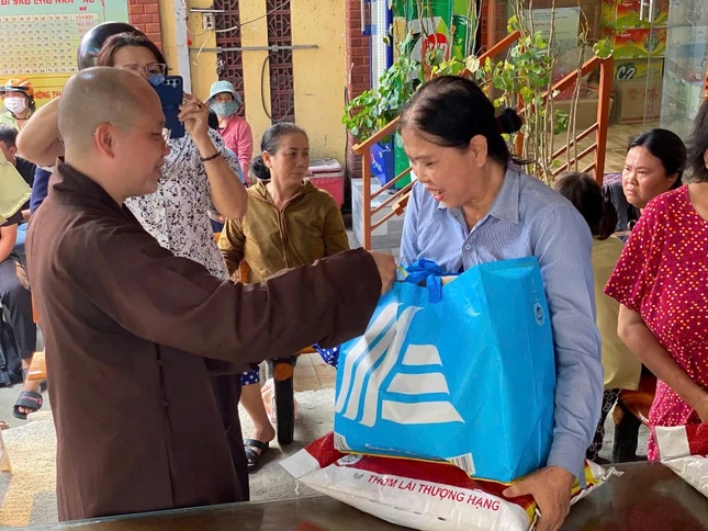 Đại đức Thích Trí Đức là tấm gương "tốt đời đẹp đạo" tại địa phương