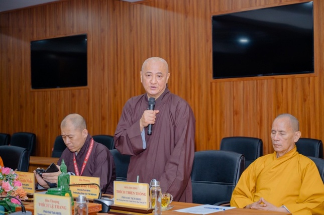 Hòa thượng Thích Huệ Thông trình bày kế hoạch tổ chức Đại giới đàn Trí Tấn, là Đại giới đàn thí điểm theo Bộ quy tắc của Ban Tăng sự T.Ư soạn thảo