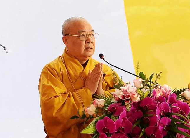 Trưởng lão Hòa thượng Thích Thanh Nhiễu cung tuyên tiểu sử Đức Đệ nhị Pháp Chủ GHPGVN